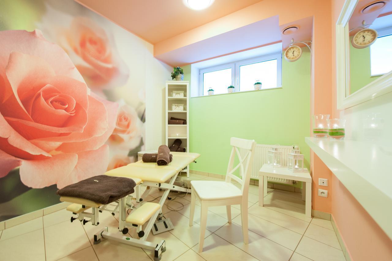 Centrum Zdrowia I Wypoczynku Ikar 科沃布热格 外观 照片